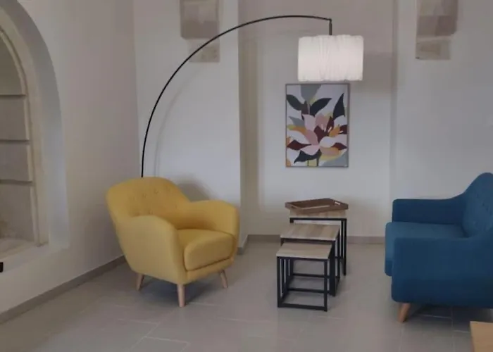 A Saint-sauveur * Saint-Sauveur (Vienne)